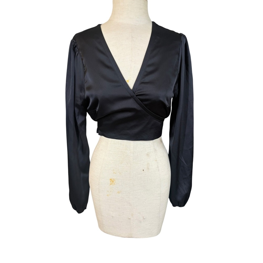 NWT Abercrombie & Fitch Black Satin Long Sleeve Wrap Crop Top S Minimalist Glam - Picture 5 of 10